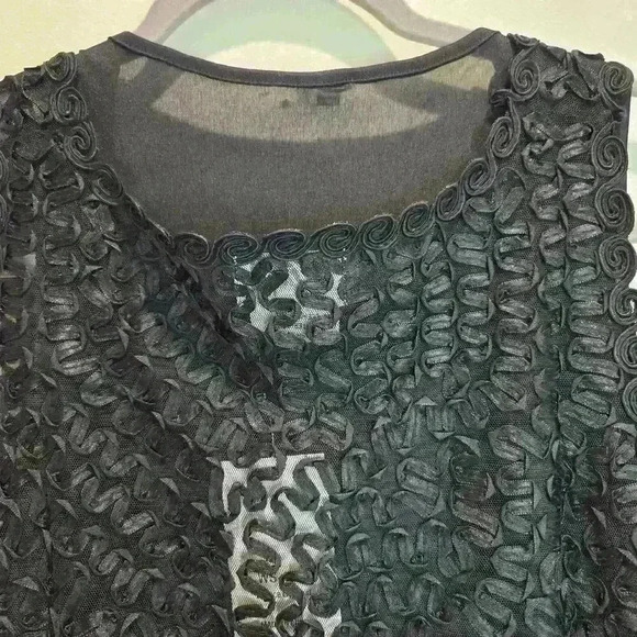 Black Lace Overlay Women's Sleeveless Top Plus Size 3X Two pieces NWT - Picture 8 of 11